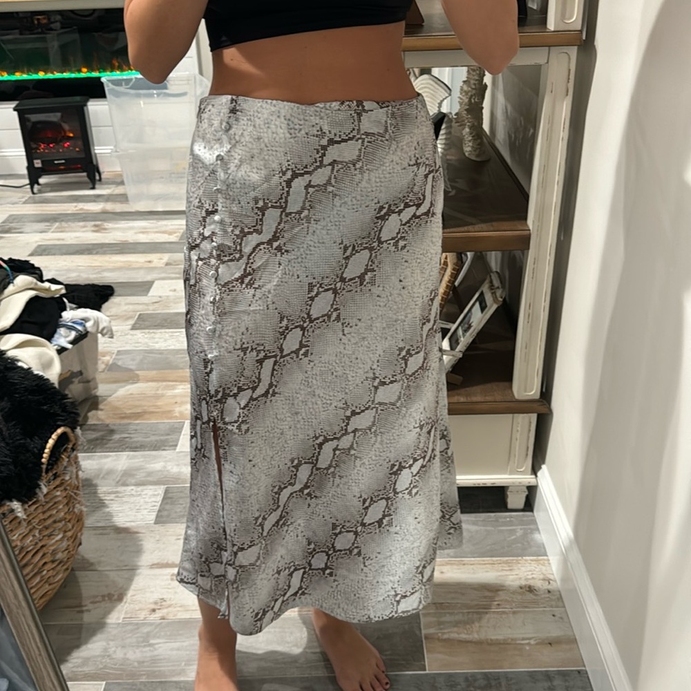Snake skin skirt size large